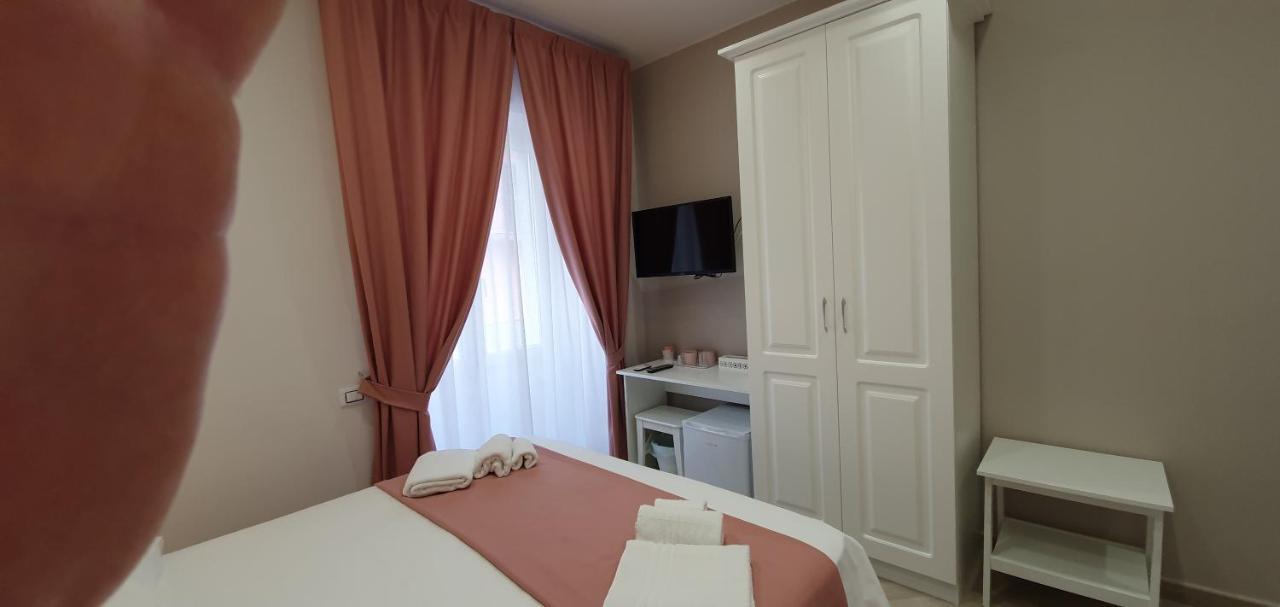 Bed and Breakfast Dimora Costantino à Naples Extérieur photo