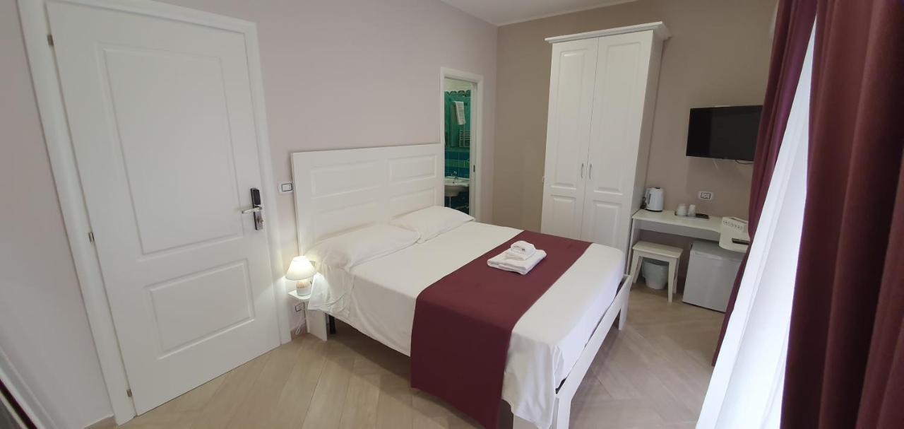 Bed and Breakfast Dimora Costantino à Naples Extérieur photo