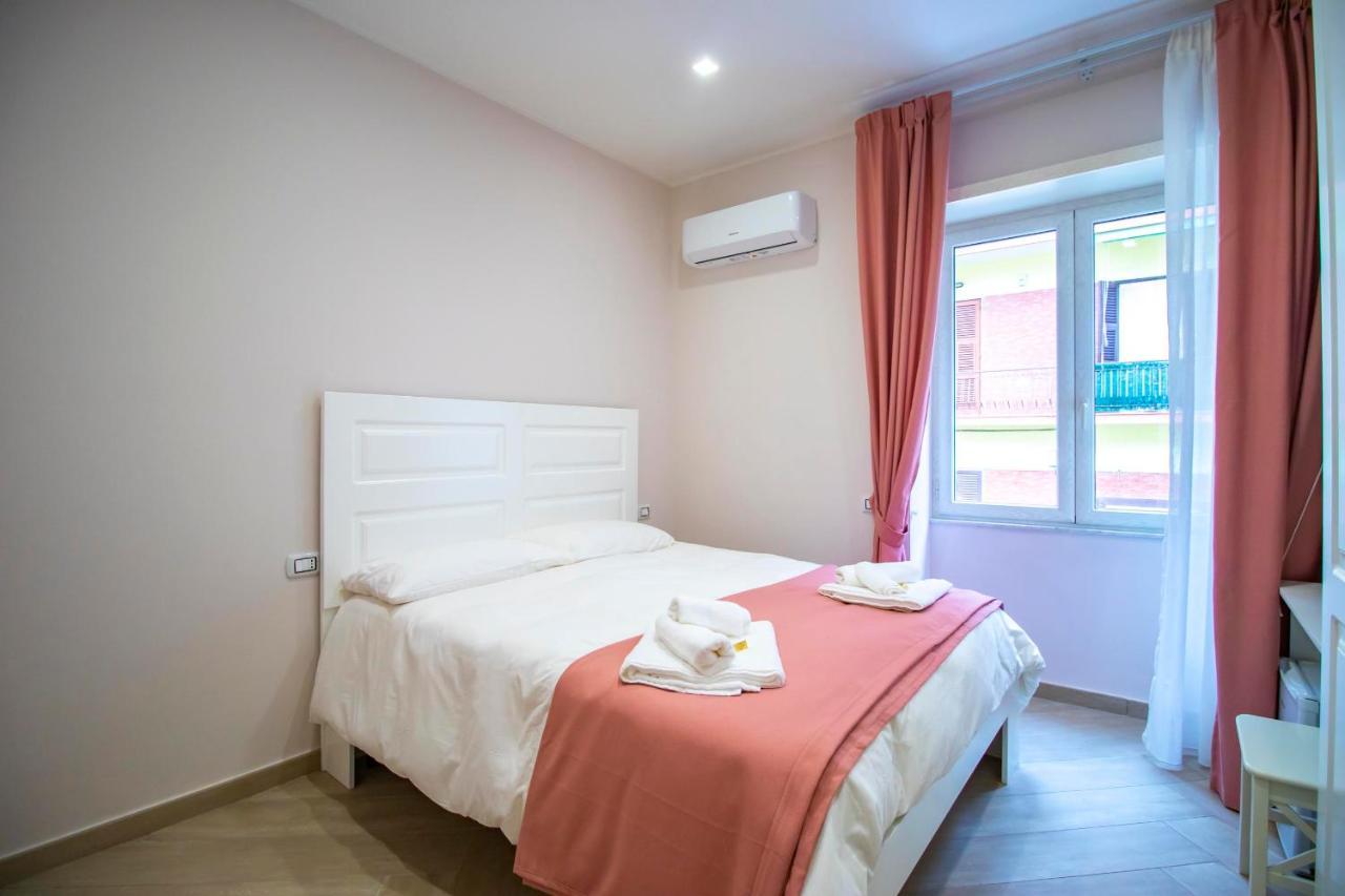 Bed and Breakfast Dimora Costantino à Naples Extérieur photo